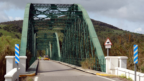 El Puente de Hierro que genera enfrentamiento entre el alcalde y la Junta 