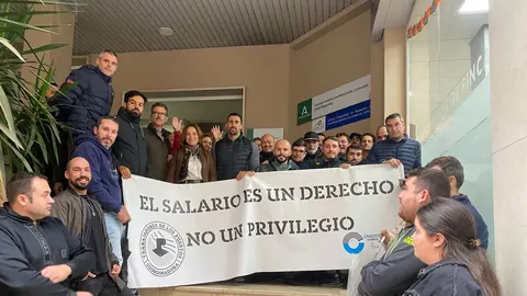 Trabajadores y delegados de Coordinadora, a las puertas del Sercla en plena negociación del convenio