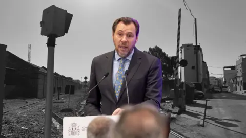 El ministro sac&oacute; pecho de la situaci&oacute;n del ferrocarril en el pa&iacute;s, pero no dijo nada de la deuda hist&oacute;rica en infraestructuras de la comarca