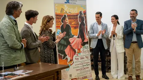 Presentación de los carteles en el Consistorio de La Línea. FOTO: Fabi&aacute;n Espa&ntilde;a
