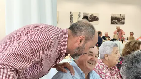 Almuerzo de mayores en la Feria de Los Barrios 7