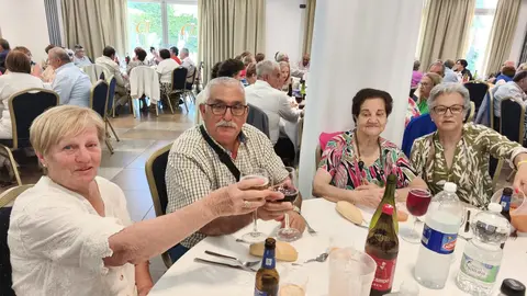 Almuerzo de mayores en la Feria de Los Barrios 21