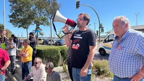 Concentración en apoyo al comité de huelga de Acerinox 13