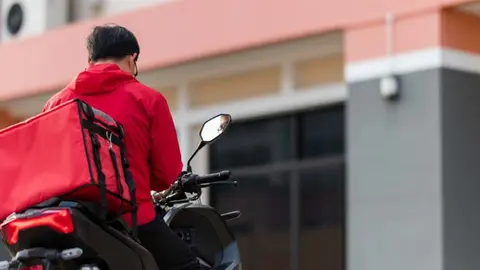 Gibraltar se pone serio con un sector en auge como el delivery