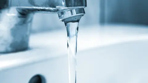Alerta por la presencia de agua salda en tres n&uacute;cleos urbanos de San Roque