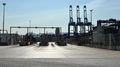Sin camiones en las puertas de acceso a la terminal de TTI Algeciras 