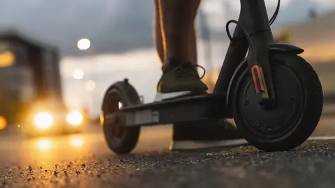 Cuidado si circulas con patinete por el centro de La L&iacute;nea