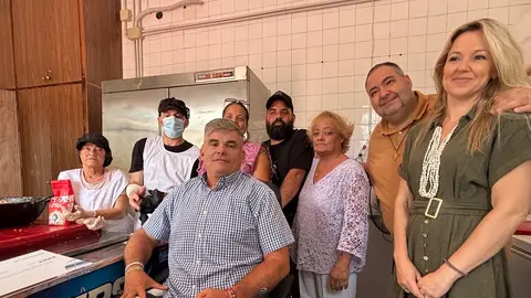 Algecireños Solidarios y colaboradores, en su nueva cocina de Salesianos