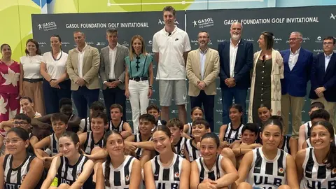 Pau Gasol en la inauguraci&oacute;n del nuevo Pabell&oacute;n Polideportivo Punto Ribot, La L&iacute;nea