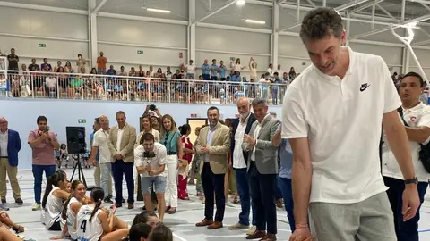 Pau Gasol en la inauguraci&oacute;n del nuevo Pabell&oacute;n Polideportivo Punto Ribot, La L&iacute;nea