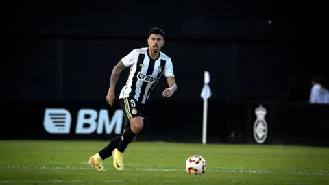 Jos&eacute; Carlos M&aacute;rquez disputando un partido con el Real Uni&oacute;n de Ir&uacute;n. Foto: Real Uni&oacute;n de Ir&uacute;n