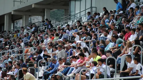 Los aficionados albinegros por fin han podido disfrutar de la primera victoria de su equipo como local