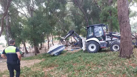 Hasta una embaración, el dispositivo municipal contra el desalojo de ocupaciones ilegales continúa