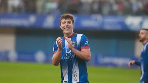 &Aacute;lvaro Mayorga se convierte en nuevo futbolista del Algeciras CF. Foto: Real Avil&eacute;s