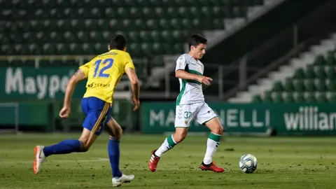 Jony Álamo, en su etapa en el Elche, con el que llegó a debutar en Primera. FOTO: Elche CF