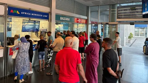 Personal de las taquillas también se quejan de las protestas que les llega de los clientes 