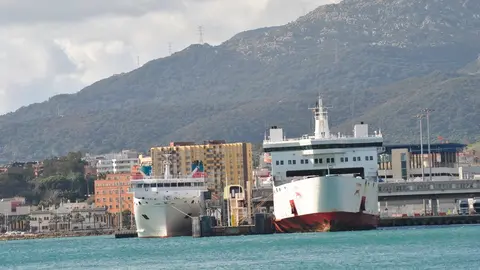 Alcanzado un acuerdo salarial para el sector del amarre en el Puerto de Algeciras
