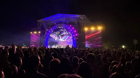 Magistra el concierto de Manuel Carrasco sobre el escenario; el resto, muy deficiente