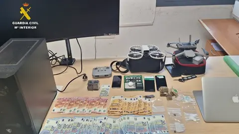 Todo lo que la Guardia Civil encontró en la vivienda