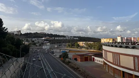 Los jóvenes cruzaron por el puente desde San Bernabé hasta la plaza de toros