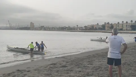 Remo en aguas de  La Línea3