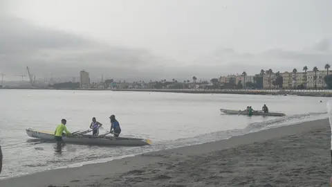 Remo en aguas de  La Línea8