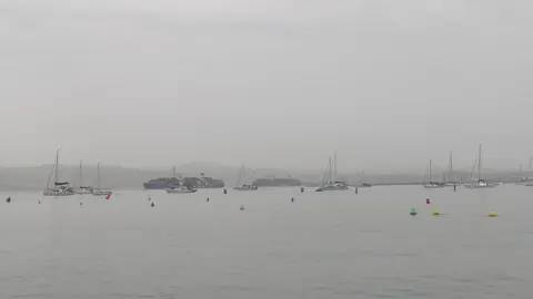 Remo en aguas de  La Línea12