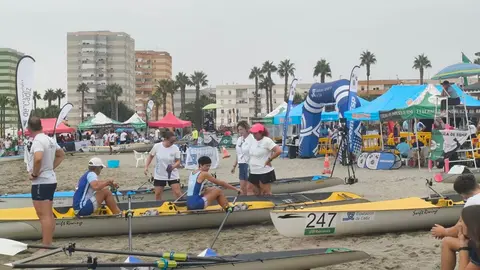 Remo en aguas de  La Línea14
