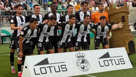 Formación inicial de la Balona en su estreno en la categoría