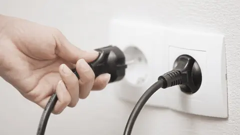 Sin corriente el&eacute;ctrica durante ocho horas en varias calles del centro linense