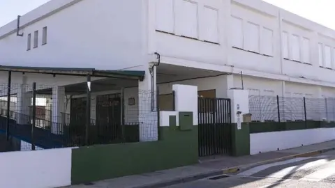 El centro escolar vuelve a contar con actividad, a pesar de los incumplimientos. FOTO: Ayuntamiento de Jimena