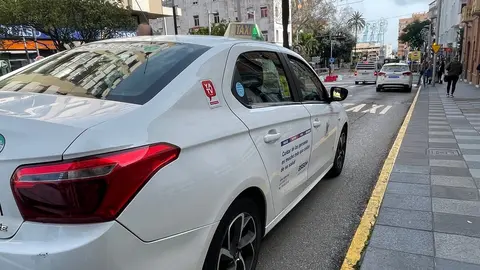 En apenas unas horas robó en dos taxis de la ciudad