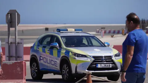 Polic&iacute;a Gibraltar (1)