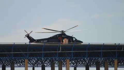 Uno de los helicópteros habituales que sobrevuelan Algeciras