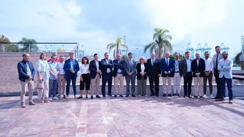 Empresarios portuarios y representantes políticos, en el evento desarrollado en la Cámara 