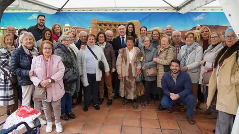 El certamen cont&oacute; con la colaboraci&oacute;n de APYMEAL, la Asociaci&oacute;n Belenista &ldquo;Oro, Incienso y Mirra&rdquo; y la Federaci&oacute;n de Agrupaciones &ldquo;El Almirez&rdquo;