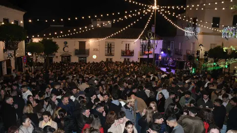 La celebraci&oacute;n de la Zambomba de la Plaza de la Iglesia, que reuni&oacute; a centenares de vecinos y visitantes