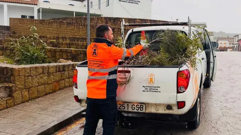 Desde el Consistorio se recuerda que ante cualquier incidencia o emergencia debe contactarse con el tel&eacute;fono 112, y se insiste en seguir &uacute;nicamente la informaci&oacute;n oficial