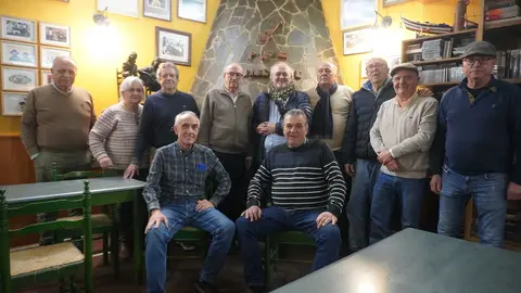 Representantes de las pe&ntilde;as flamencas comarcales durante la reuni&oacute;n celebrada en la sede linense.