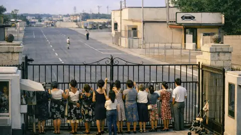 En junio de 1969, el cierre de la frontera dej&oacute; a miles de trabajadores sin empleo y separ&oacute; a numerosas familias durante 16 a&ntilde;os.