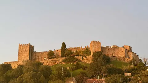 Vista de las murallas hist&oacute;ricas que recuerdan el pasado fronterizo de la comarca - FOTO: Roc&iacute;o Leiva
