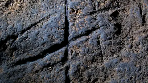Grabado neandertal en Gorham. El &lsquo;hashtag&rsquo;