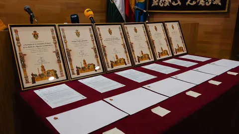 _Algeciras entrega sus reconocimientos con motivo del D&iacute;a de Andaluc&iacute;a01