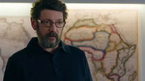Manolo Solo en una escena de Una quinta portuguesa, papel por el que est&aacute; nominado a Mejor Actor Protagonista en los Premios Goya 2026.