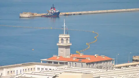 Zona del litoral pr&oacute;xima a los terrenos ganados al mar en el entorno del Estrecho.