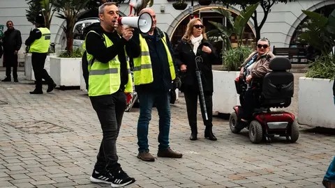 MANIFESTANTES MARCHAN HACIA EL N&Uacute;MERO 6 POR PREOCUPACIONES SOBRE EL TRATADO_05