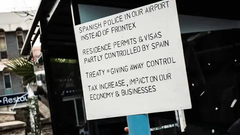 MANIFESTANTES MARCHAN HACIA EL N&Uacute;MERO 6 POR PREOCUPACIONES SOBRE EL TRATADO_12