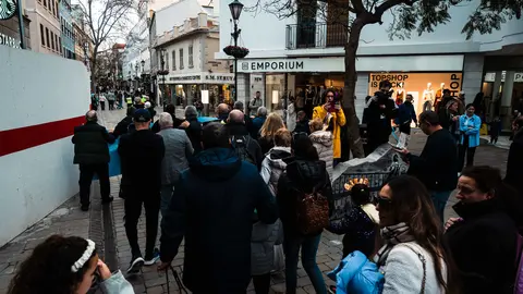 MANIFESTANTES MARCHAN HACIA EL N&Uacute;MERO 6 POR PREOCUPACIONES SOBRE EL TRATADO_23
