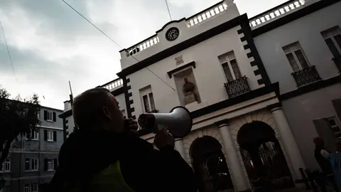 MANIFESTANTES MARCHAN HACIA EL N&Uacute;MERO 6 POR PREOCUPACIONES SOBRE EL TRATADO_29