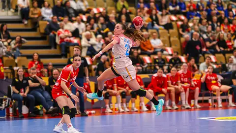Las Guerreras durante un partido internacional de la selecci&oacute;n espa&ntilde;ola femenina de balonmano.